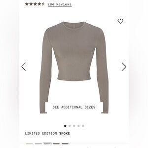 Skims cropped long sleeve in Smoke